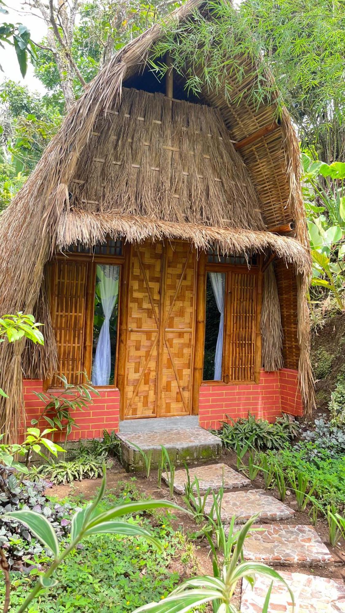 El Bamboo Guesthouse Jambu  Экстерьер фото